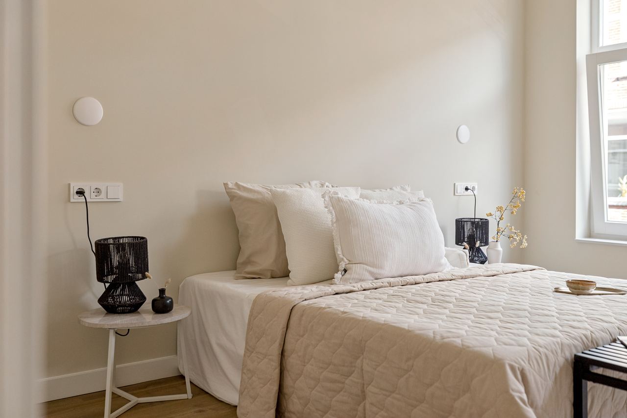 Master bedroom — detail